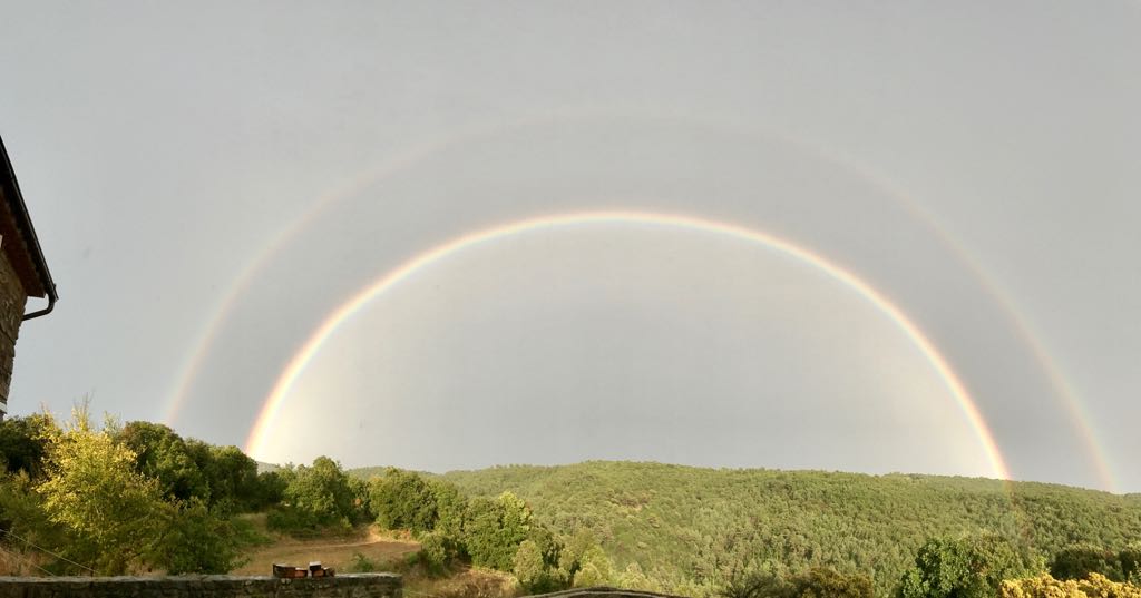 Un arco iris doble en Serracarbassa